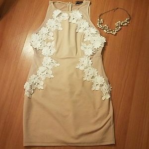 Light pink dress, size M.